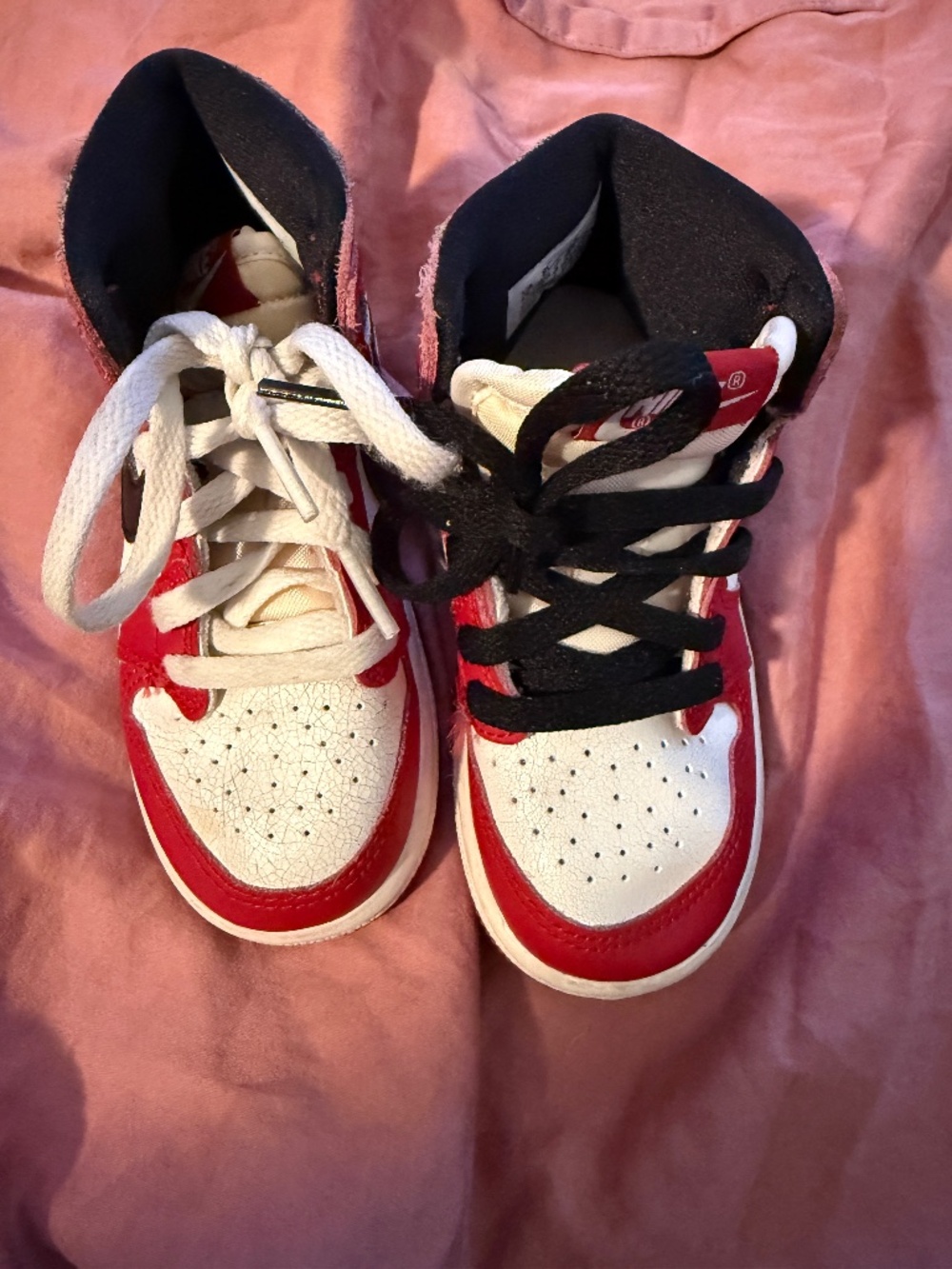 Kids toddler red white black Nike toddlers